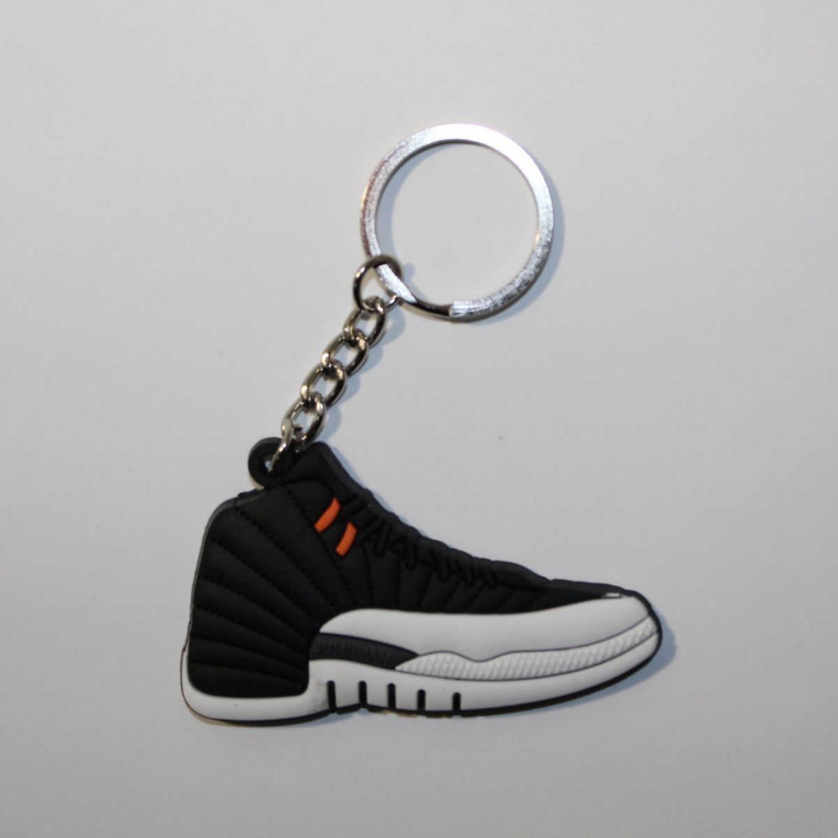 Брелок Jordan 12 Retro Black Orange, OneSize (універсальний), В наявності, доставка 1-2 дні
