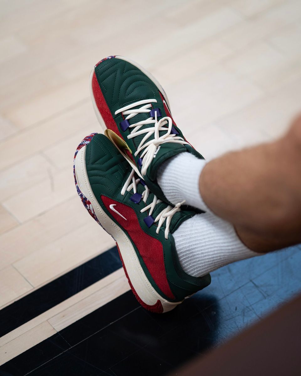 Кросівки баскетбольні Nike Zoom Freak 5 Green Red DZ2944-600, 44, В наявності, доставка 1-2 дні