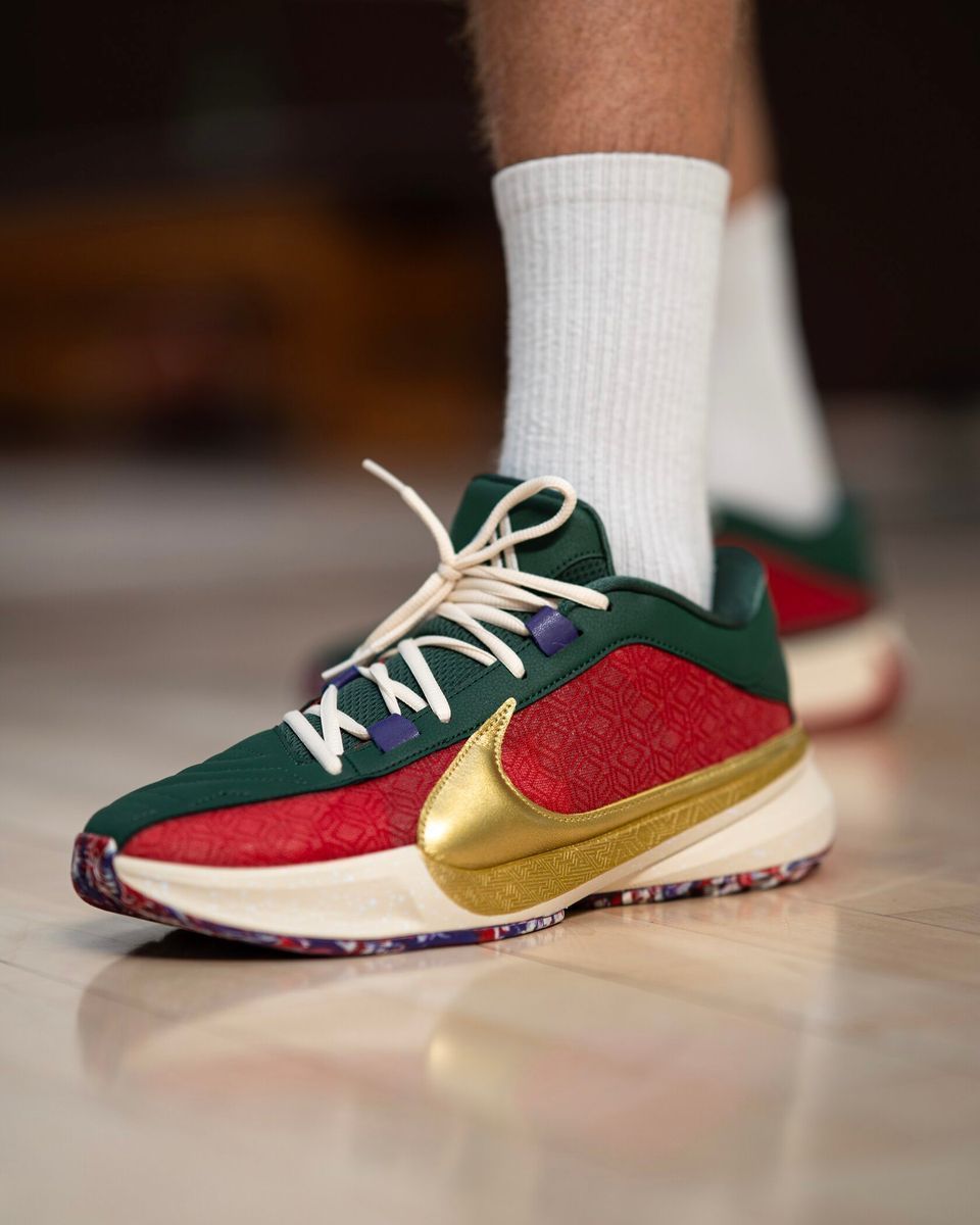 Кросівки баскетбольні Nike Zoom Freak 5 Green Red DZ2944-600, 44, В наявності, доставка 1-2 дні