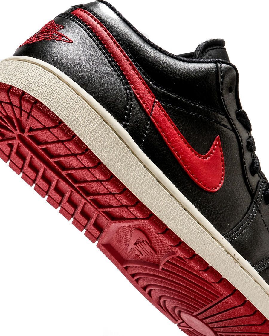 Кросівки жіночі Jordan 1 Low Black Gym Red DC0774-061, 38, В наявності, доставка 1-2 дні