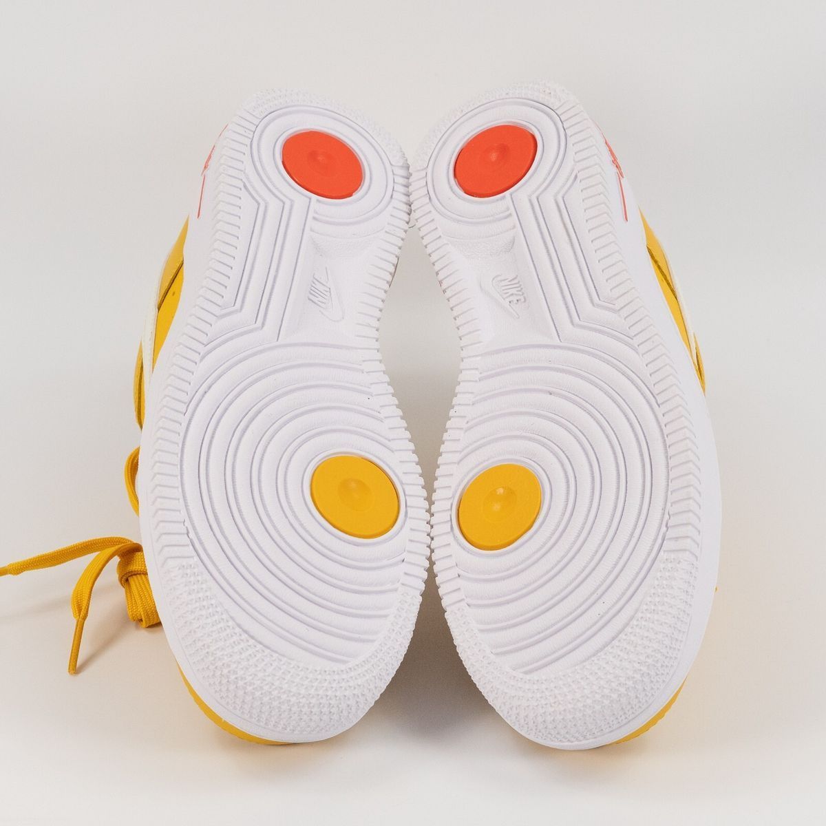 Кросівки жіночі Nike W Air Force 1 '07 SE Yellow Ochre DQ7582-700, 38.5, В наявності, доставка 1-2 дні