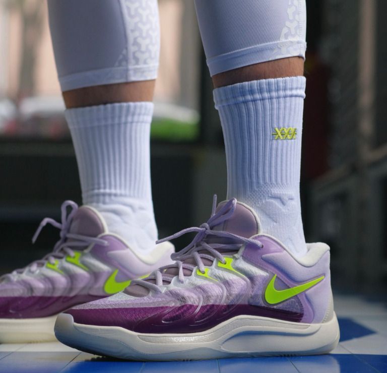 Кросівки баскетбольні Nike KD 17 NRG Coconut Milk Laser Orange HJ4464-100, 46, В наявності, доставка 1-2 дні