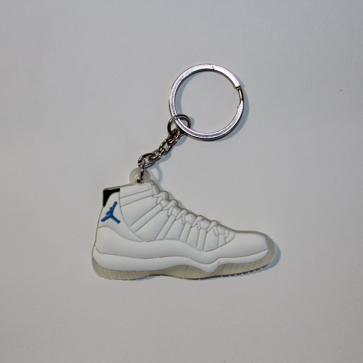 Брелок Jordan 11 Retro White, OneSize (універсальний), В наявності, доставка 1-2 дні