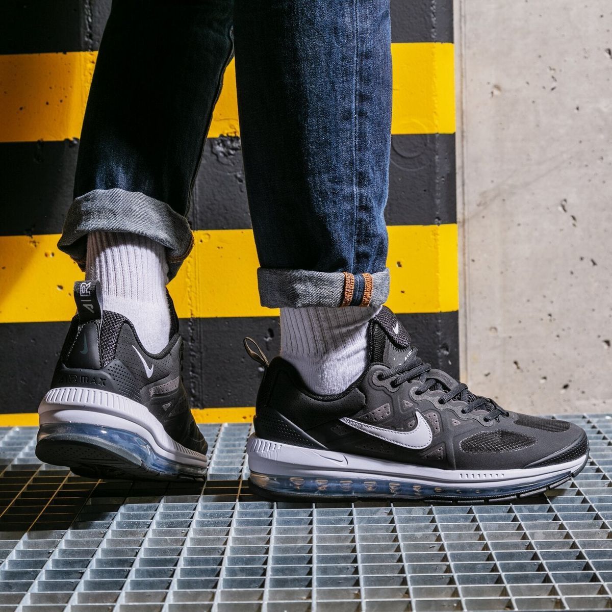 Кросівки чоловічі Nike Air Max Genome Black CW1648-003, 42, В наявності, доставка 1-2 дні