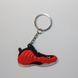 Брелок Nike Air Foamposite One Black Red, OneSize (універсальний), В наявності, доставка 1-2 дні