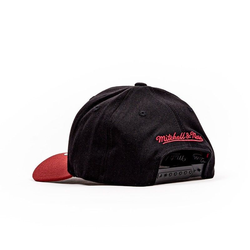 Кепка снепбек Mitchell & Ness NBA Wool 2 Tone Stretch Snapback Miami Heat Black Red 6HSSMM19362-MHEBKRD, OneSize (універсальний), В наявності, доставка 1-2 дні
