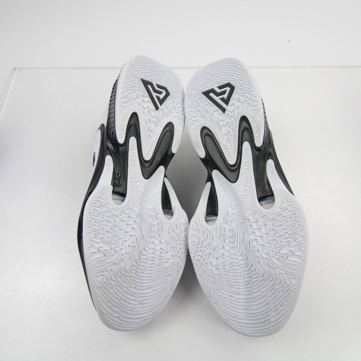 Кросівки баскетбольні Nike Zoom Freak 4 TB Promo Black DX6652-002, 47.5, В наявності, доставка 1-2 дні