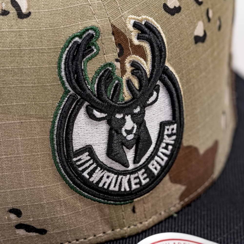 Кепка снепбек Mitchell & Ness NBA Milwaukee Bucks Choco Camo Snapback HHSS1101-MBUYYPPPCAMO, OneSize (універсальний), В наявності, доставка 1-2 дні