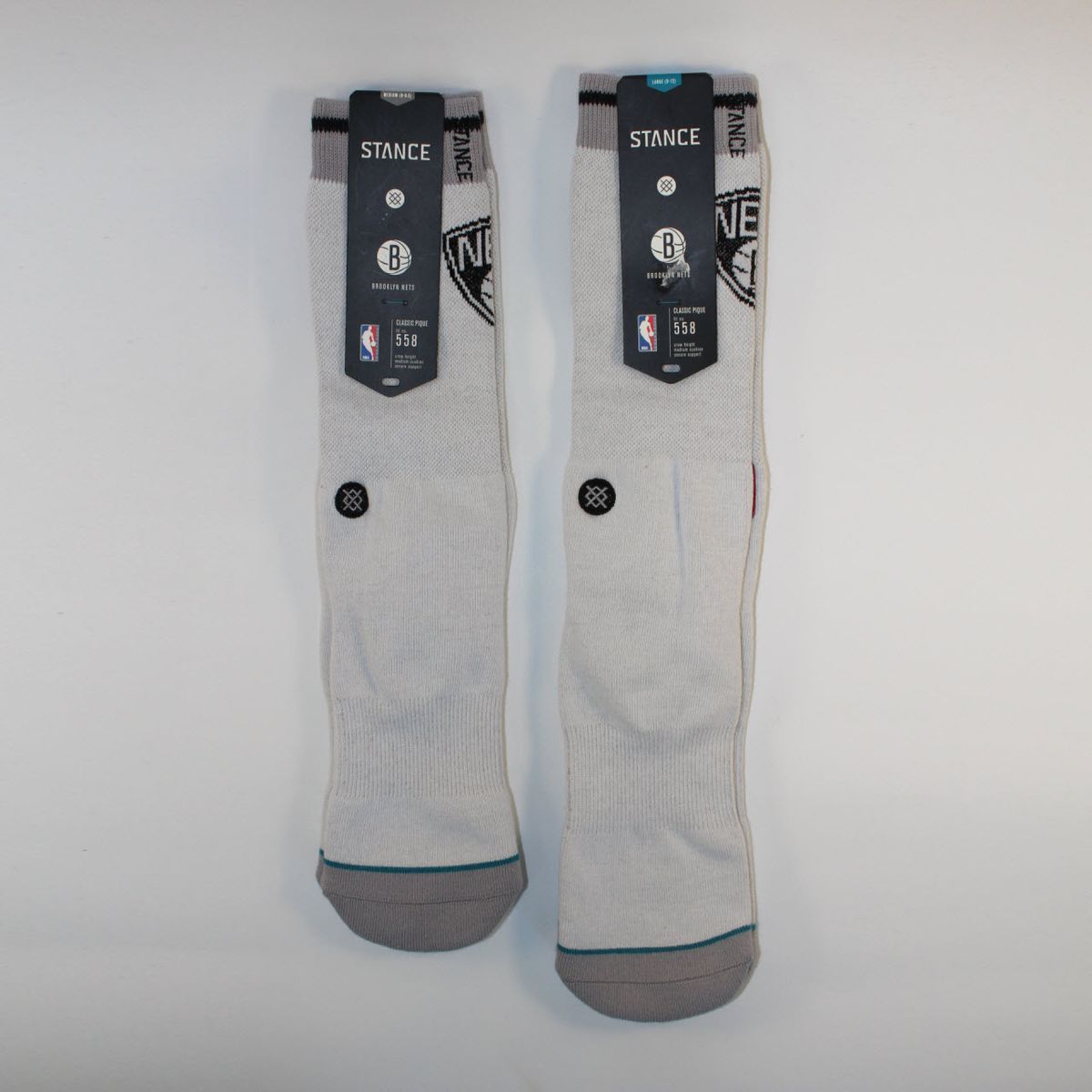 Шкарпетки унісекс Stance NBA Brooklyn Nets Arena Logo Crew Socks Light Grey M558D5NETS-WHT, M (38-42), В наявності, доставка 1-2 дні