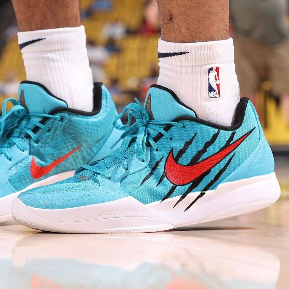 Кросівки баскетбольні Nike Ja 2 ''Scratch'' Rapid Teal/University Red HQ1759-400, 49.5, В наявності, доставка 1-2 дні