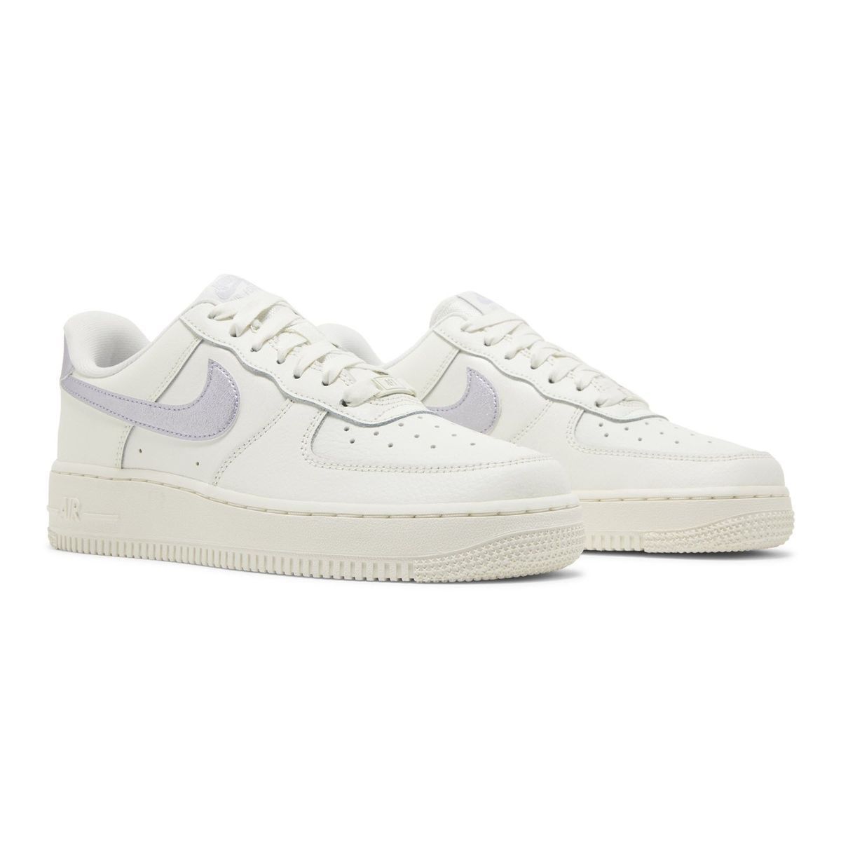 Кросівки жіночі Nike W Air Force 1 '07 ESS Metallic Purple DV7470-100, 42, В наявності, доставка 1-2 дні