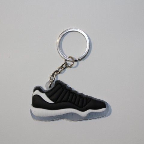Брелок Jordan 11 Retro Low Black White, OneSize (універсальний), В наявності, доставка 1-2 дні