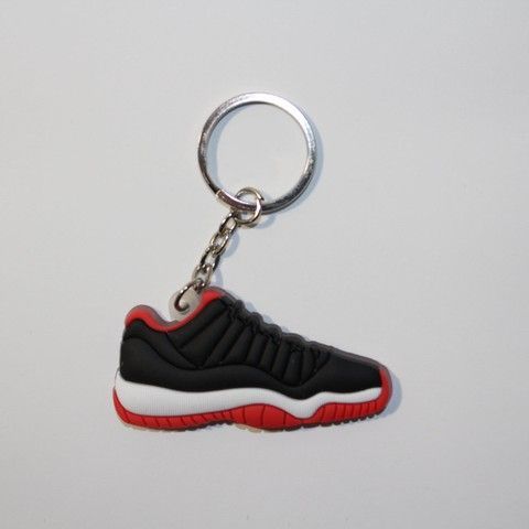 Брелок Jordan 11 Retro Low Black Red, OneSize (універсальний), В наявності, доставка 1-2 дні