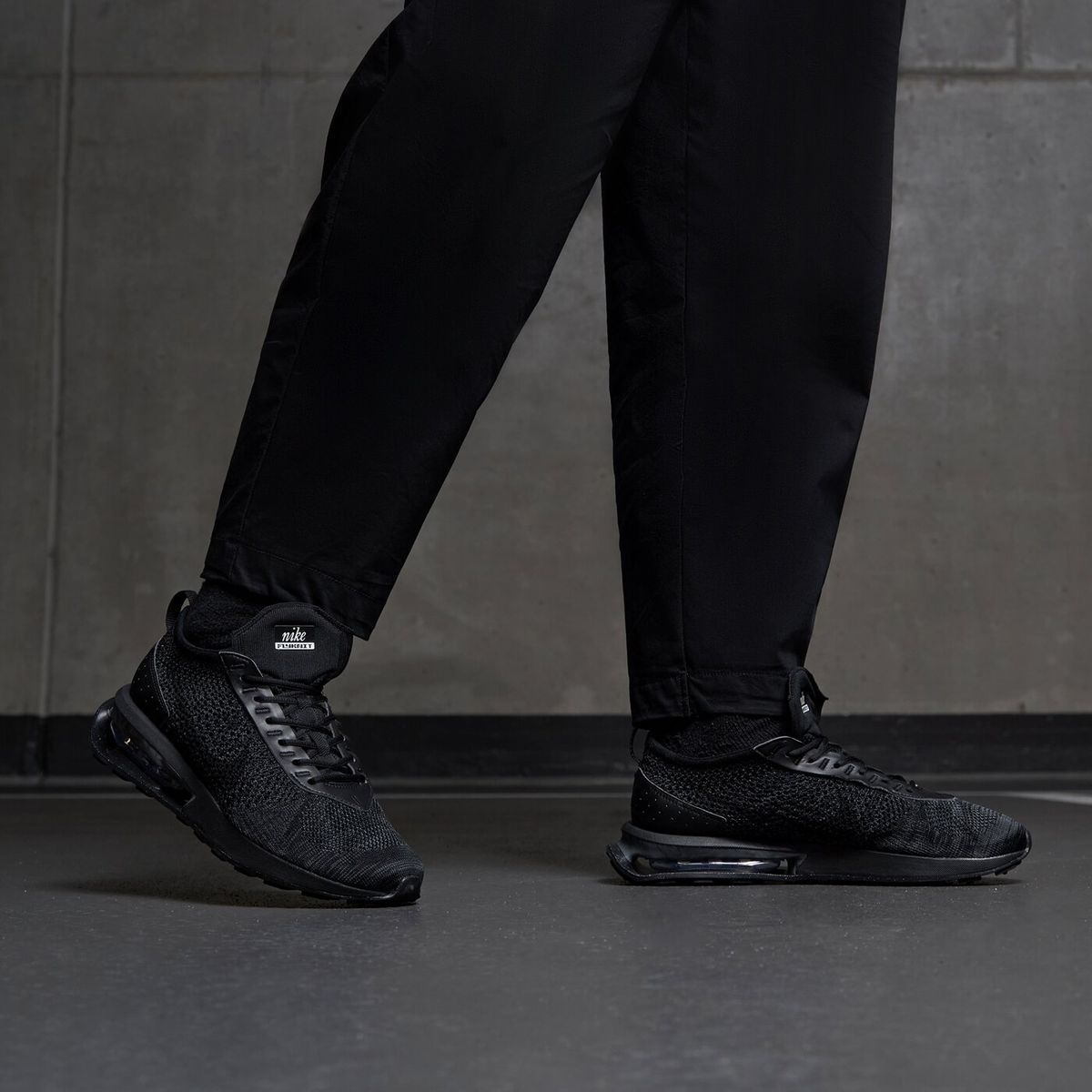 Кросівки підліткові Nike Air Max Flyknit Racer Black FD2764-001, 38.5, В наявності, доставка 1-2 дні