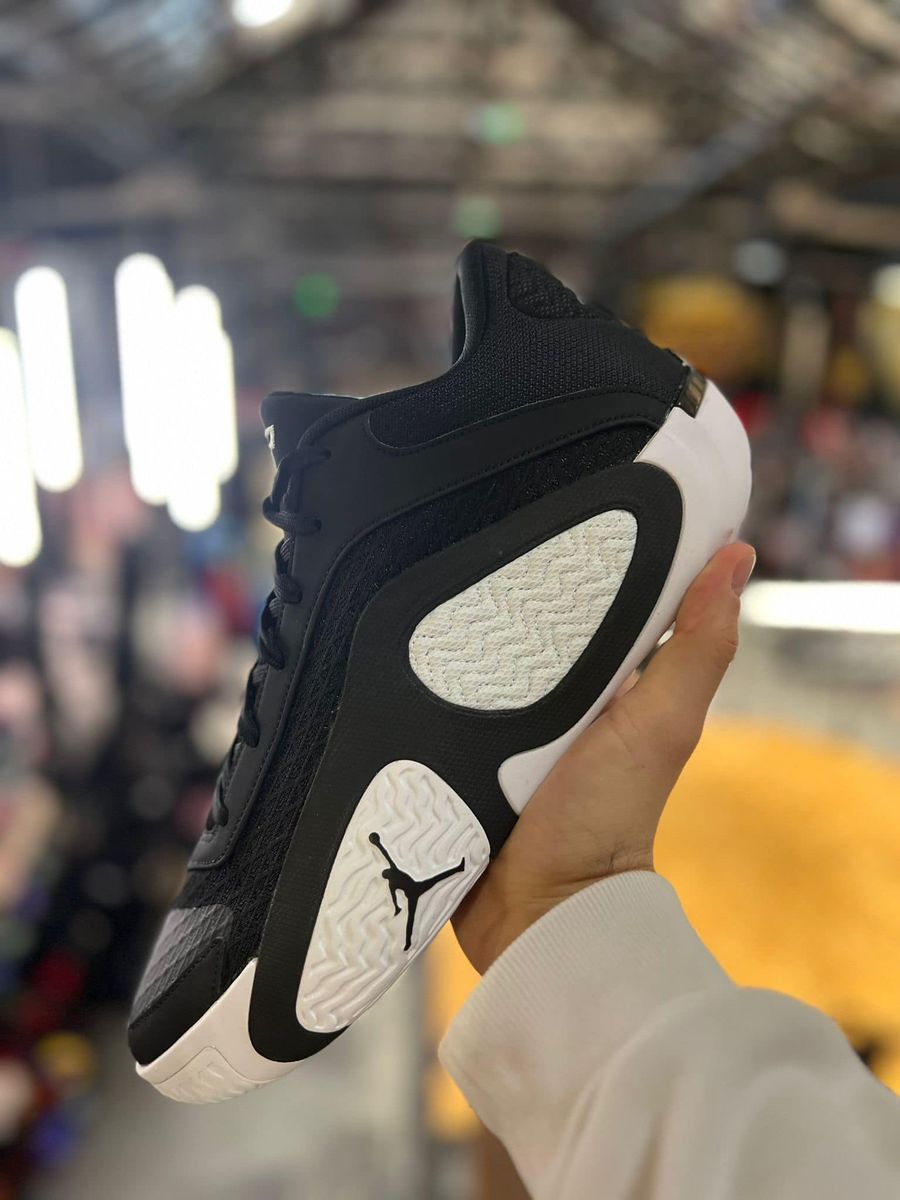 Кросівки баскетбольні Jordan Tatum 2 Black White FQ7629-001, 42.5, В наявності, доставка 1-2 дні
