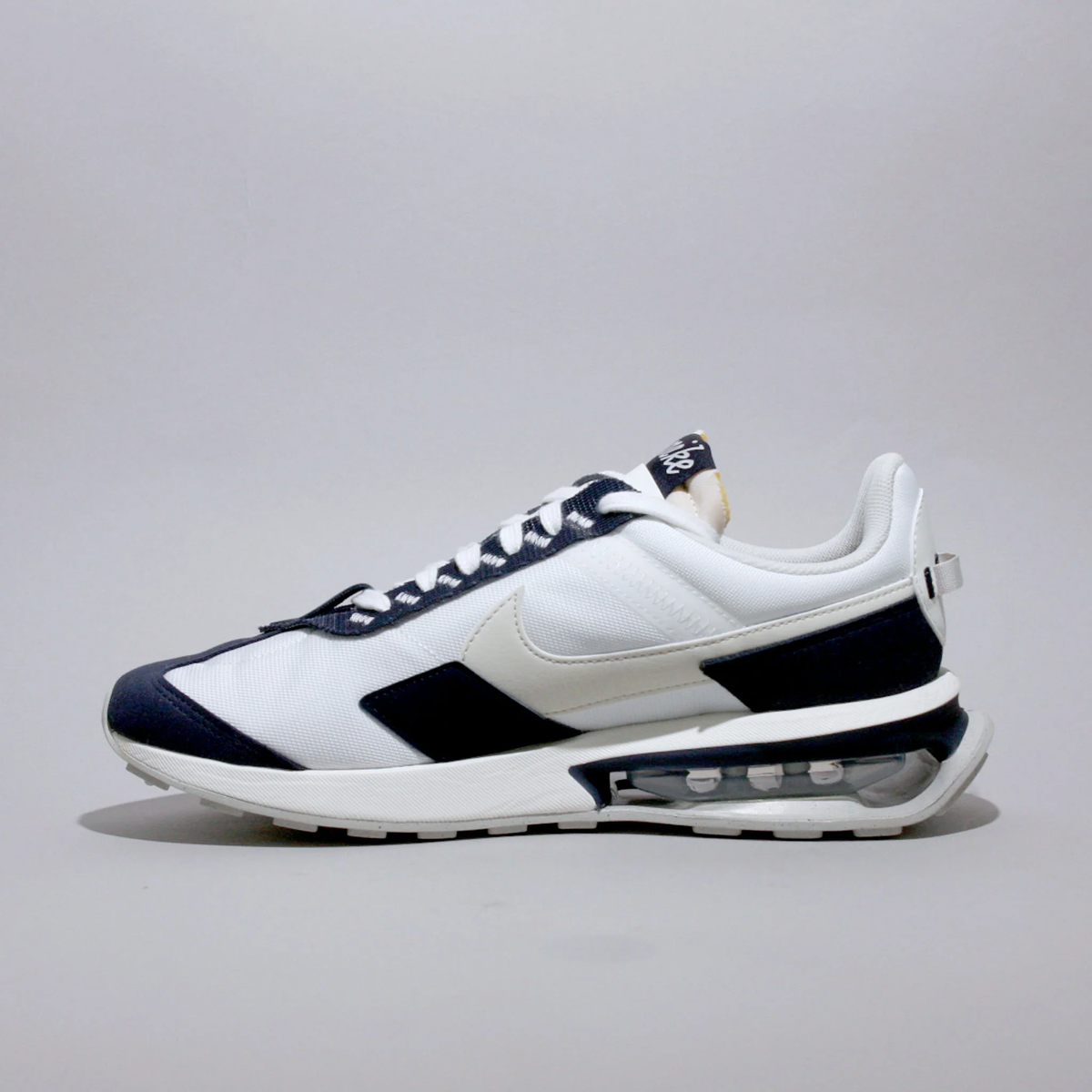 Кросівки підліткові Nike Air Max Pre-Day White Obsidian DQ4068-100, 38.5, В наявності, доставка 1-2 дні
