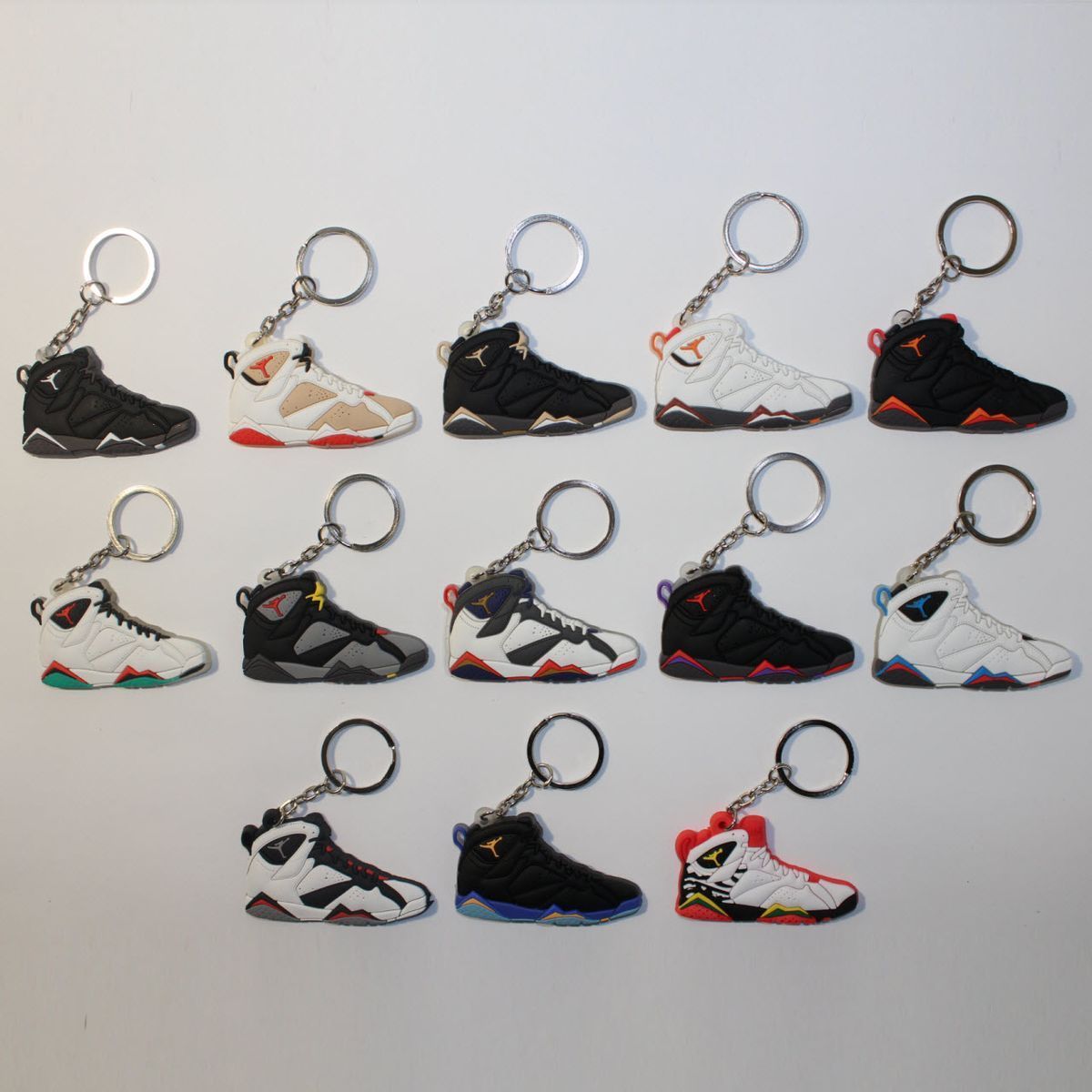 Брелок Jordan 7 Retro Black, OneSize (універсальний), В наявності, доставка 1-2 дні