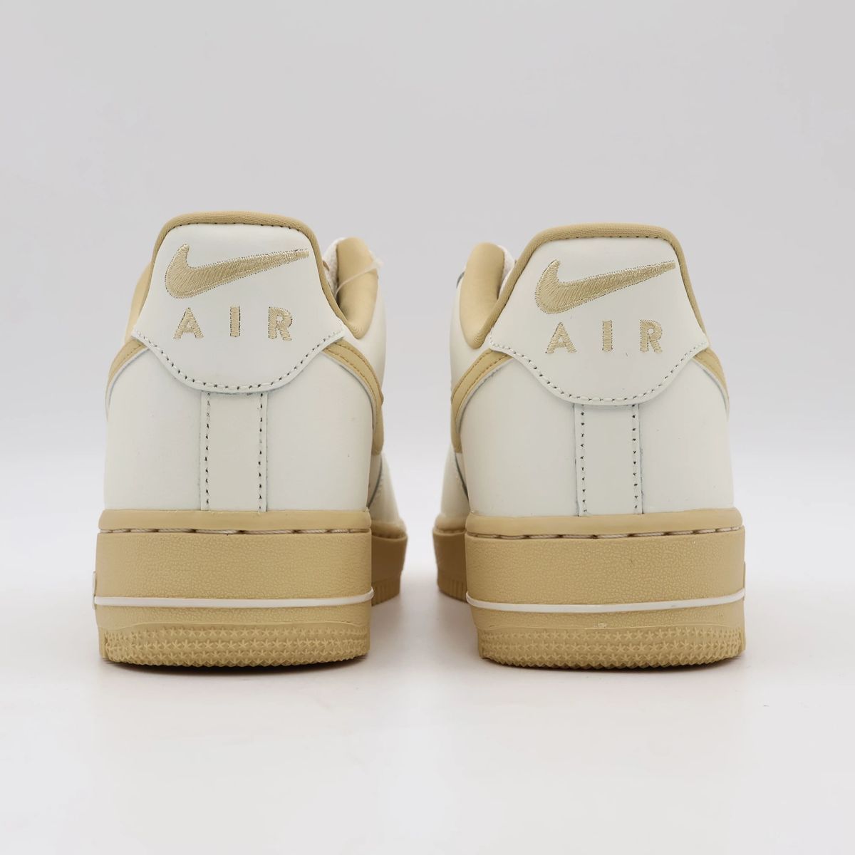 Кросівки жіночі Nike W Air Force 1 '07 Cacao Beige FZ3597-133, 38.5, В наявності, доставка 1-2 дні